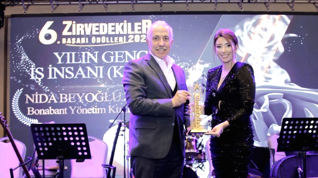 Nida Beyoğlu Arslan, Yılın Genç İş İnsanı Ödülü'nü Aldı