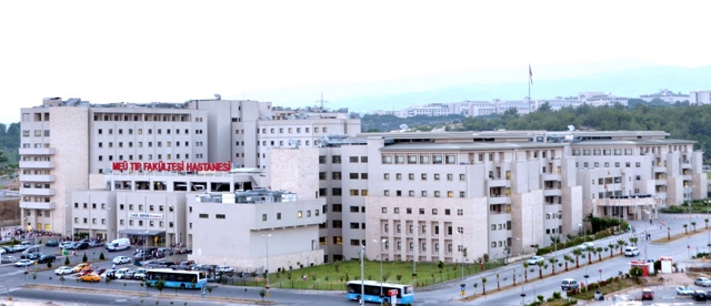Mersin Üniversitesi Hastanesi,  Mersin'e Getirilen Yaralılarımıza 24 Saat Aralıksız Hizmet Veriyor 