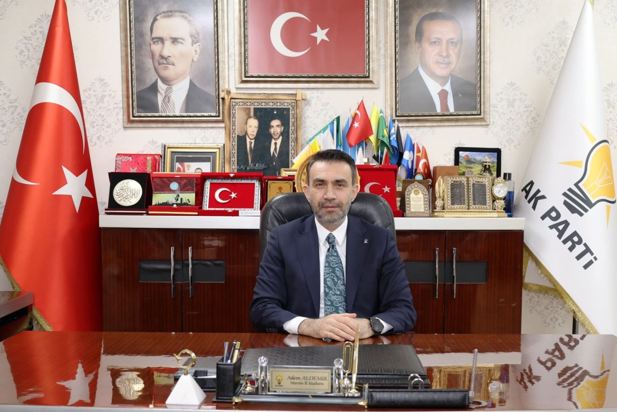 Başkan Adem Aldemir, 29 Ekim Cumhuriyet Bayramı'nı Kutladı