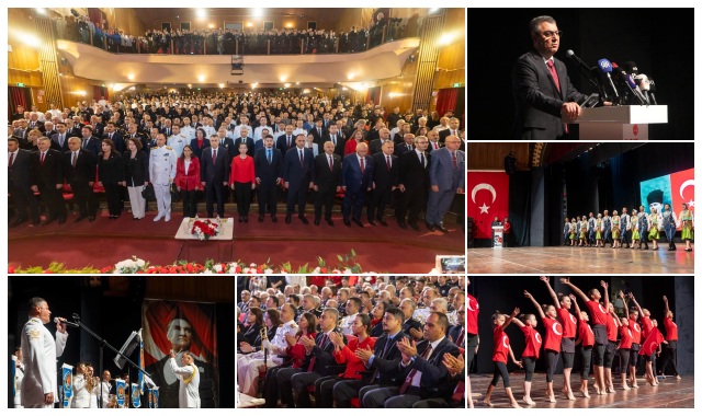 Mersin’de  Cumhuriyet Bayramı Kutlamaları Sağanak Yağışlar Nedeniyle  Kültür Merkezi’nde Yapıldı