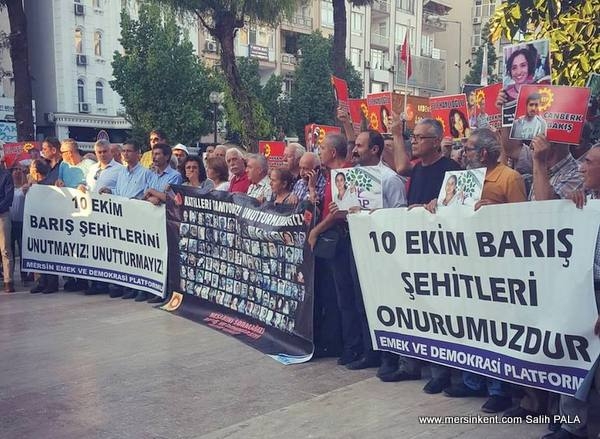 Ankara Katliamı'nda Yaşamını Yitirenler Anıldı