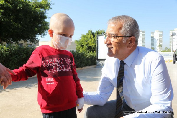 Başkan Tarhan Çocuk Onkolojisi Hastası Çocuklarla