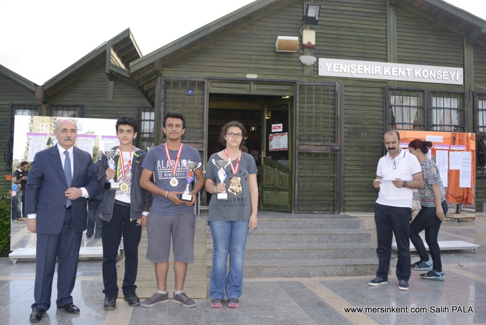 Gençlik Satranç Turnuvası'nda Ödüller Sahiplerine Verildi