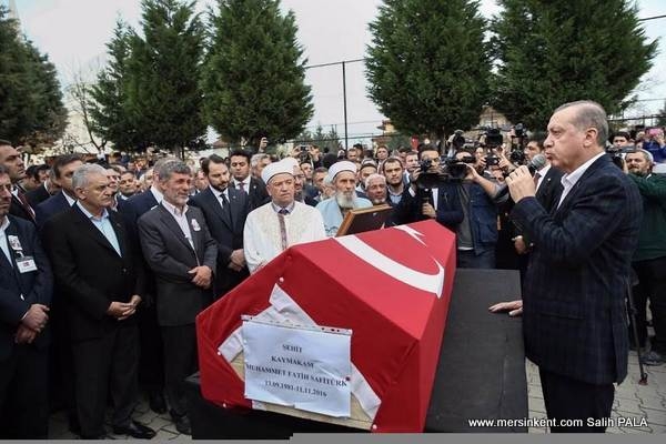 Vali Çakacak Şehit Derik Kaymakamı Safitürk’ün Cenaze Töreni’ne Katıldı